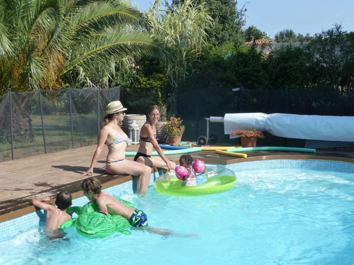Mas Uranie Bed and Breakfast Le Soler Buitenkant foto